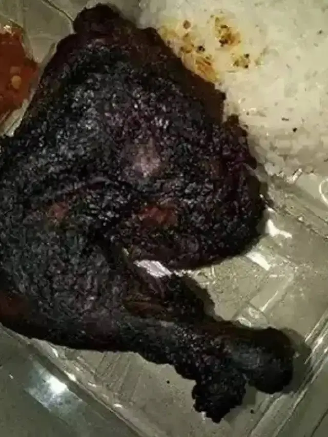 8 Potret Nyeleneh Isi Nasi Kotak yang Bikin Geleng Kepala, Lauknya Kocak Banget