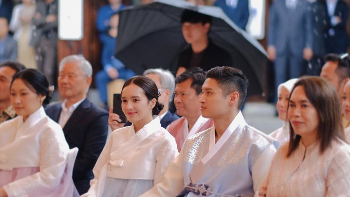Potret Beby Tsabina Hadir di Ulang Tahun Pernikahan Calon Kakak Ipar, Cantik Kenakan Hanbok Korea Berita Viral Hari Ini Senin 20 Mei 2024