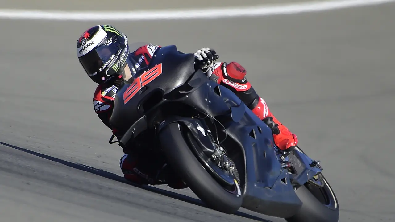 Jorge Lorenzo, pengoleksi tiga gelar juara dunia MotoGP