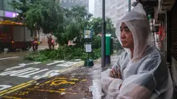 Topan super Ragasa, siklon tropis terkuat di dunia tahun ini, menghantam Hong Kong, disertai angin kencang berkecepatan tinggi dan hujan lebat. (Tommy WANG/AFP)