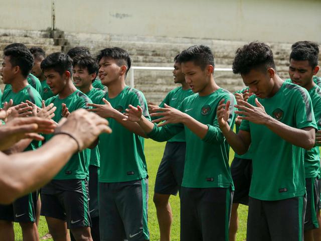 Tarian Ala Tentara Bakar Semangat Timnas U 19 Lawan Vietnam Bola Liputan6 Com