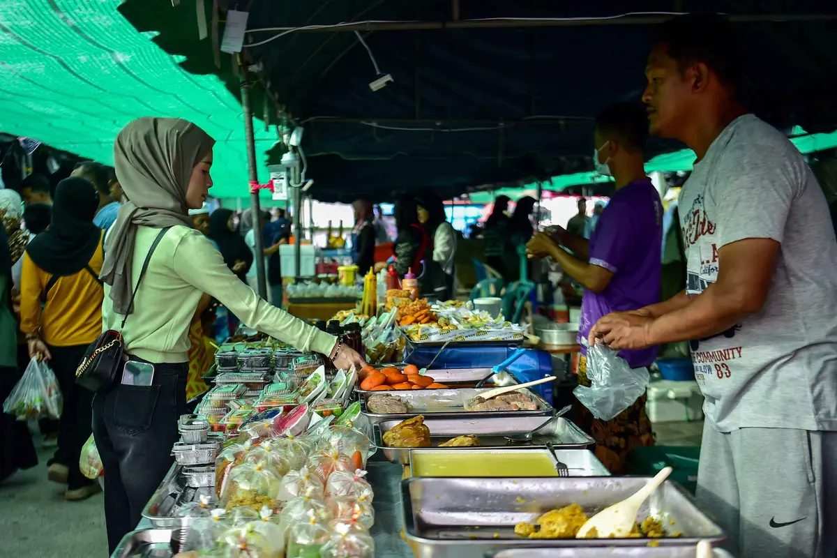 Berburu Kudapan dan Penganan Berbuka Puasa