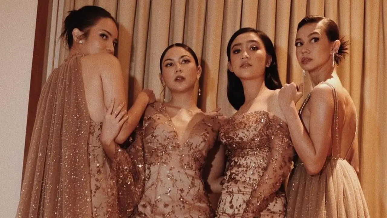 Yuki Kato saat Jadi Bridesmaid