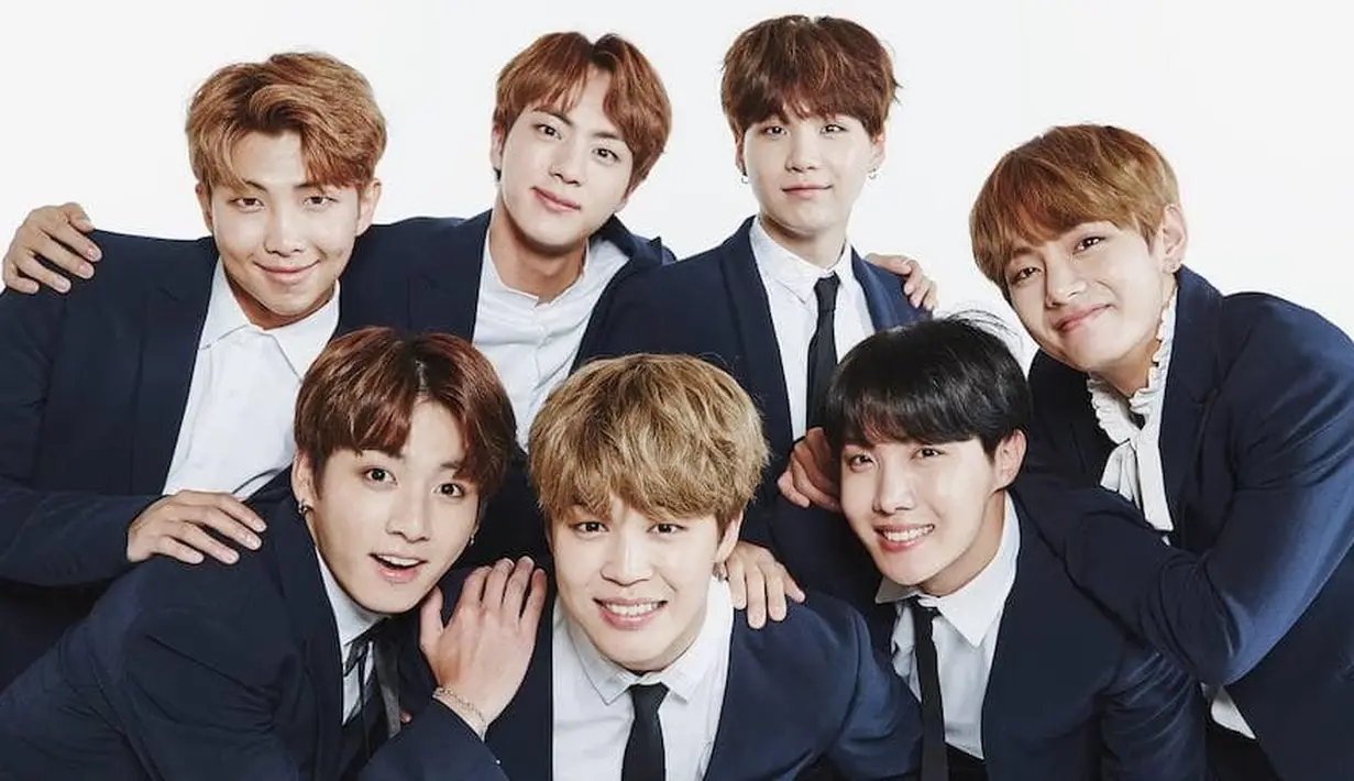 Akan tetapi sumber itu menjelaskan jika bayaran grup yang terdiri dari V, Jungkook, Jimin, RM, Suga, Jin, RM, dan J-Hope itu jauh lebih tinggi dibanding Song Joong Ki dan Gong Yoo. (Foto: Soompi.com)