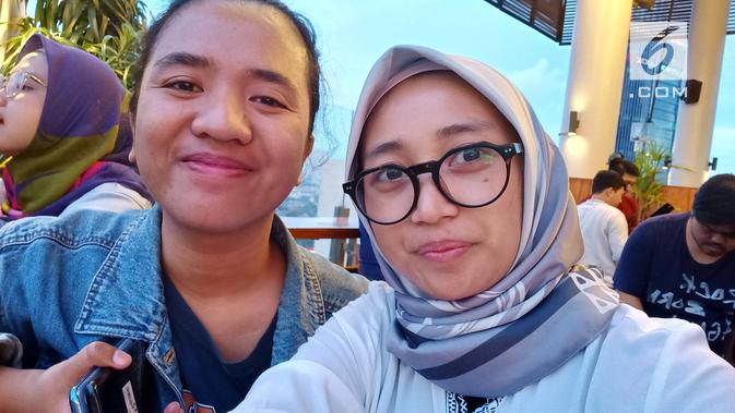 Hasil foto selfie Oppo F11 saat kondisi cahaya mulai redup (Liputan6.com/ Agustin Setyo W)