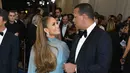 Pasangan Jennifer Lopez da Alex Rodriguez memang kini selalu menampilkan kemesraannya. Keduanya juga dikabarkan akan segera melanjutkan hubungan ke jenjang yang lebih serius. (AFP/Bintang.com)