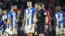 <p>Brighton juga mendapat peluang mencetak gol lewat Kaoru Mitoma. Tapi, tembakan pemain asal Jepang itu masih membentur kepada kiper MU David de Gea meski tinggal berhadapan satu lawan satu. (AP Photo/Kirsty Wigglesworth)</p>
