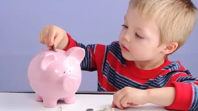3 Waktu Tepat Ajarkan Anak Soal Uang