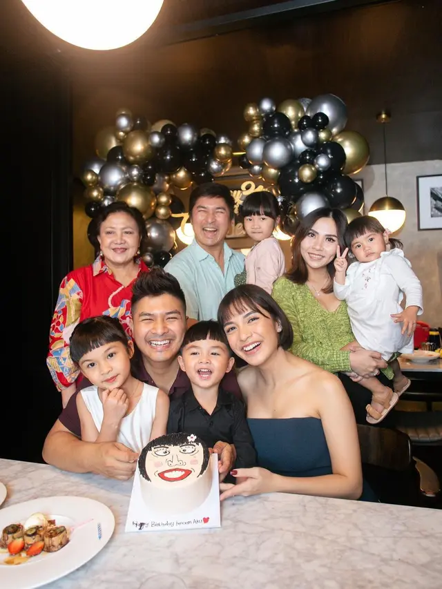 Perayaan ulang tahun Chelsea Olivia ke-31. (Foto: Instagram/chelseaoliviaa)