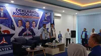 Andra Soni dan Dimyati Natakusumah dikantor DPD Demokrat Banten. (Rabu, 25/09/2024). (Yandhi Deslatama/Liputan6.com).