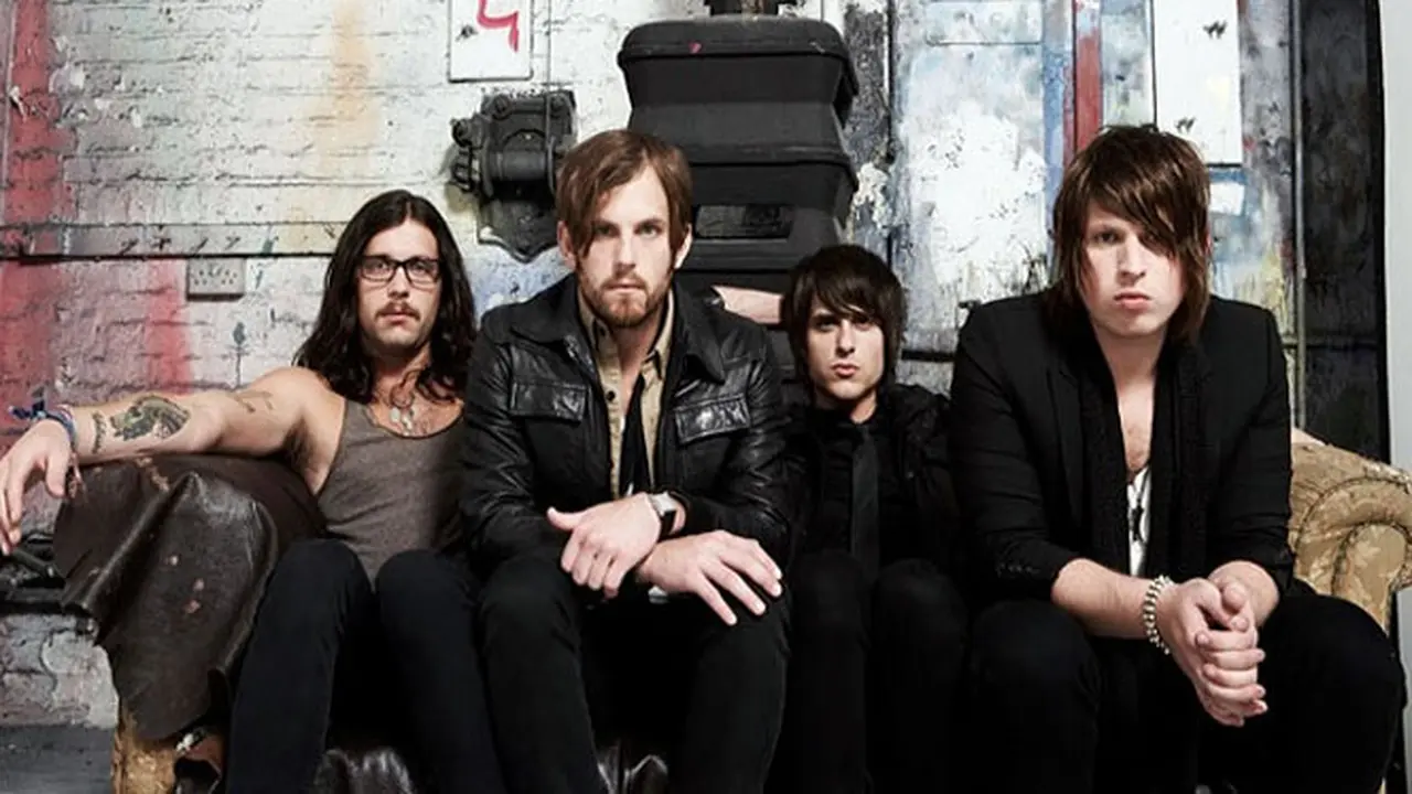 kings-of-leon-131120b.jpg