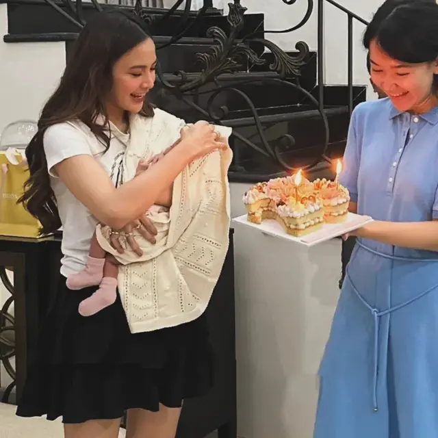 6 Potret Mahalini Gendong Anak di Ulang Tahunnya, Putri Delina Puji Bak Gadis