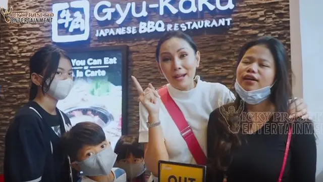 6 Momen Kalina Ocktaranny Bareng Anak-anak Vicky Prasetyo, Makin Akrab