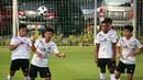 <p>Pemain Timnas Indonesia U-17 mengikuti sesi latihan di Lapangan ABC, Senayan, Jakarta, Sabtu (15/7/2023). Latihan tersebut digelar guna persiapan menghadapi Piala Dunia U-17 yang akan digelar 10 November hingga 2 Desember 2023 di Indonesia. (Bola.com/Ikhwan Yanuar)</p>