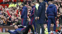 Pura-pura Jatuh, Van Gaal Sebut Dirinya Bukan Badut