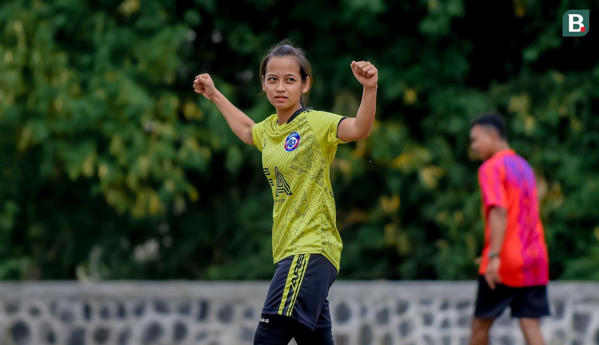 Pemain berparas cantik itu diantaranya adalah Shafira Ika Putri, Sabrina Mutiara, Regina Tiofany, Susi Susanti, Aulia Nur Hikmatin, dan Sheva Imut.  (Foto: Bola.com/Iwan Setiawan)