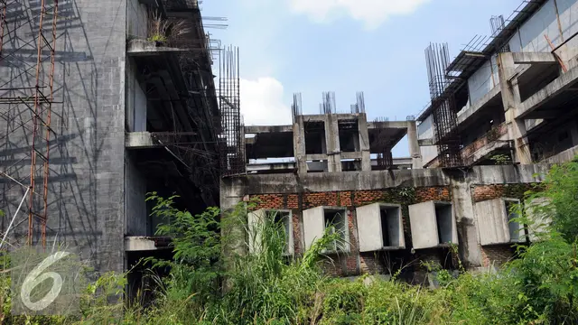 20160905- Proyek Hambalang Mirip Rumah Hantu-Bogor- Helmi Afandi