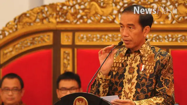 Presiden ke-6 RI Susilo Bambang Yudhoyono atau SBY menuding grasi yang diberikan Presiden Jokowi kepada mantan Ketua KPK Antasari Azhar berbau politis. Terkait tudingan tersebut, Mensesneg Pratikno menilai pemberian grasi merupakan hal wajar dilakuka...