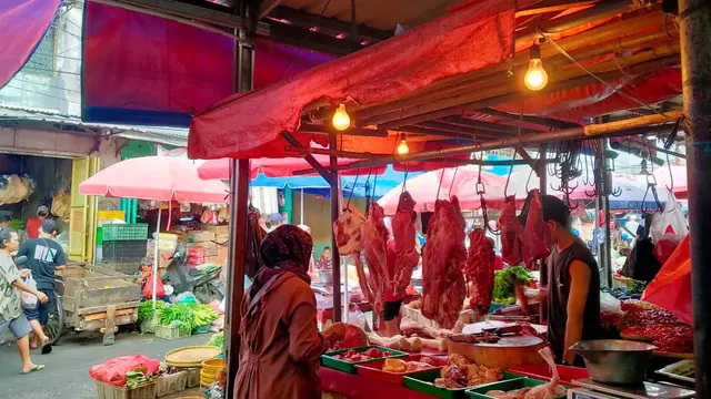 Harga Pangan Pasar Kebayoran Lama, Senin (3/8).