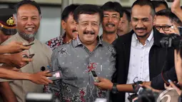 Mantan Jaksa Agung Basrief Arief memberikan keterangan pers usai menyerahkan Laporan Harta Kekayaan Penyelenggara Negara (LHKPN), Jakarta, Senin (17/11/2014) (Liputan6.com/Miftahul Hayat)