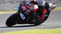 Pembalap Aprilia Racing, Aleix Espargaro berhasil menjadi yang tercepat pada latihan resmi MotoGP Mandalika (AFP)