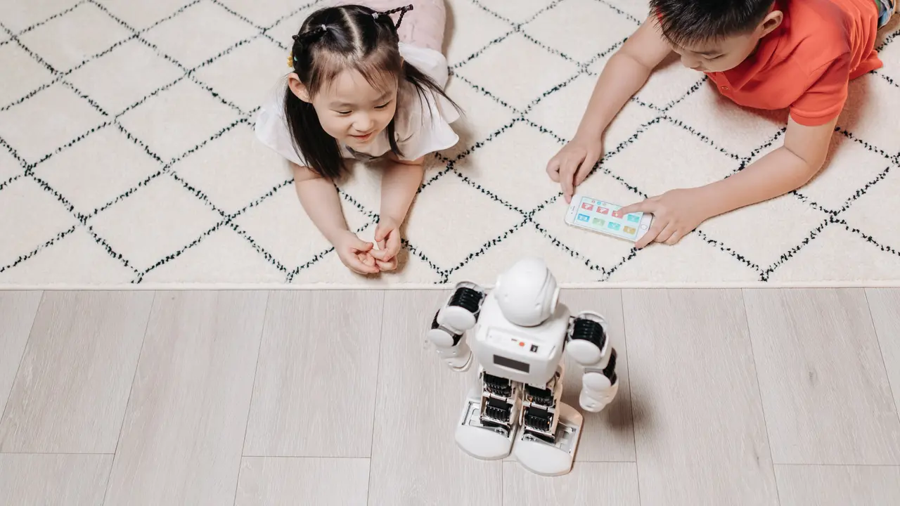 Berinteraksi dengan robot