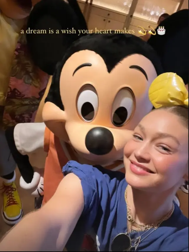 Ulang tahun Gigi Hadid. (Foto: Instagram Strories @gigihadid)