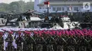 Personel TNI mengikuti upacara saat gladi bersih HUT ke-74 TNI di Lanud Halim Perdanakusuma, Jakarta, Kamis (3/10/2019). Sejumlah alutsista dikerahkan untuk memeriahkan parade HUT ke-74 TNI. (Liputan6.com/Faizal Fanani)