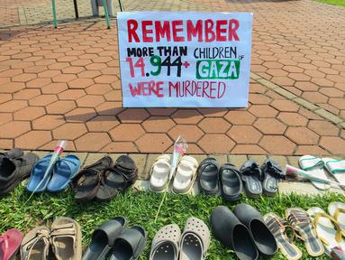 Mahasiswa saat melakukan aksi menentang serangan militer Israel ke Palestina di Kampus Institut Pertanian Bogor, Dramaga, Bogor, Kamis (9/5/2024). (merdeka.com/Arie Basuki)