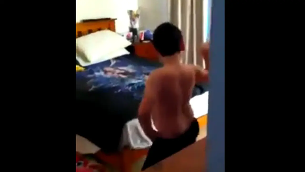 Kevin, bocah laki-laki yang menari begitu luwes dan direkam oleh sang kakak, Alisha. (Live Leak)