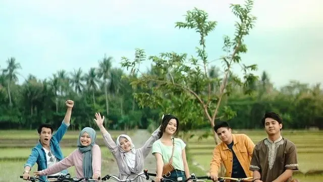Jelang Episode Terakhir, Ini 6 Momen Kebersamaan Pemain Serial Ustad Millenial