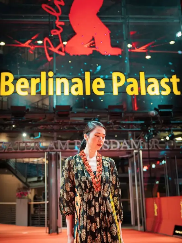7 Potret Laura Basuki di Berlin, Raih Penghargaan di Berlinale Film Festival 2022