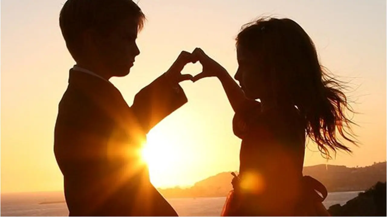 [Bintang] 6 Alasan Kenapa Cinta Pertama Tak Terlupakan