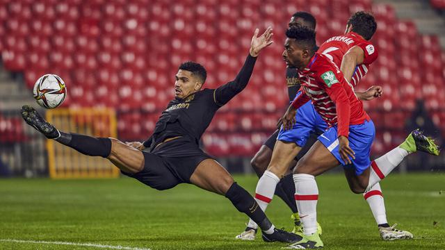 FOTO: Lumat Granada, Barcelona Amankan Tiket Semifinal Copa del Rey