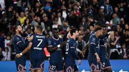 Sebelum laga kontra Lens, PSG hanya membutuhkan tambahan satu poin untuk mengunci gelar juara. PSG memang gagal mengalahkan Lens, tapi hasil imbang ini sudah cukup bagi mereka untuk memastikan diri jadi juara. (AFP/Alain Jocard)