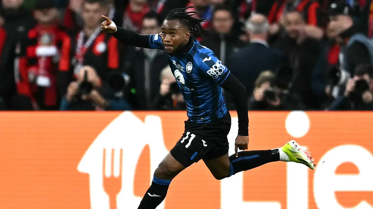 Tawa Riang Atalanta Angkat Trofi Liga Europa