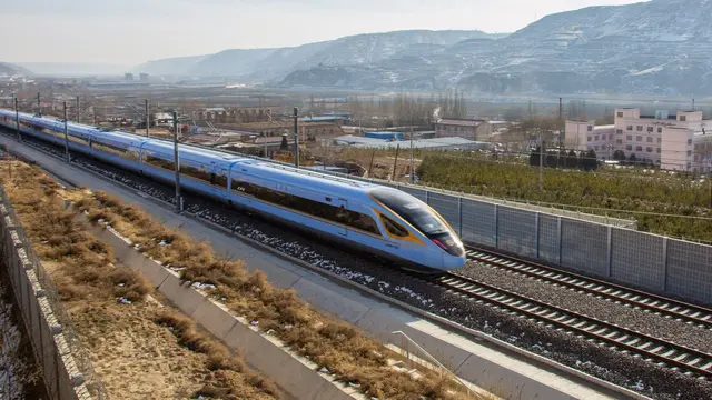 China Resmi Operasikan Jalur Kereta Cepat Yinchuan-Xi'an