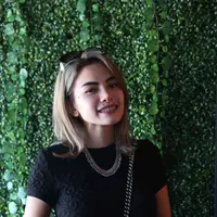 Nikita Mirzani harus mengalami kerugian hampir mencapai Rp. 1 miliar karena kehilangan kontrak kerja dengan beberapa pihak. Semuanya memang berkaitan dengan imej negatifnya yang terbentuk pasca diciduk di sebuah hotel. (Nurwahyunan/Bintang.com)