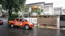 Suasana rumah dinas Kadiv Propam Polri Irjen Ferdy Sambo di Kompleks Polri Duren Tiga, Pancoran, Jakarta Selatan , Rabu (13/7/2022). Rumah dinas Kadiv Propam Polri ini diduga menjadi lokasi penembakan yang menewaskan Brigadir J. (Liputan6.com/Faizal Fanani)