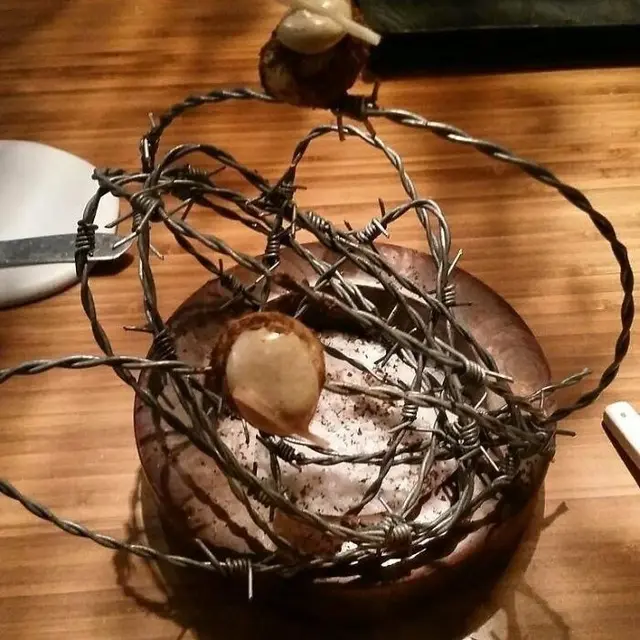 8 Potret Presentasi Makanan di Restoran Ini Nyeleneh Banget, Di Luar Nalar