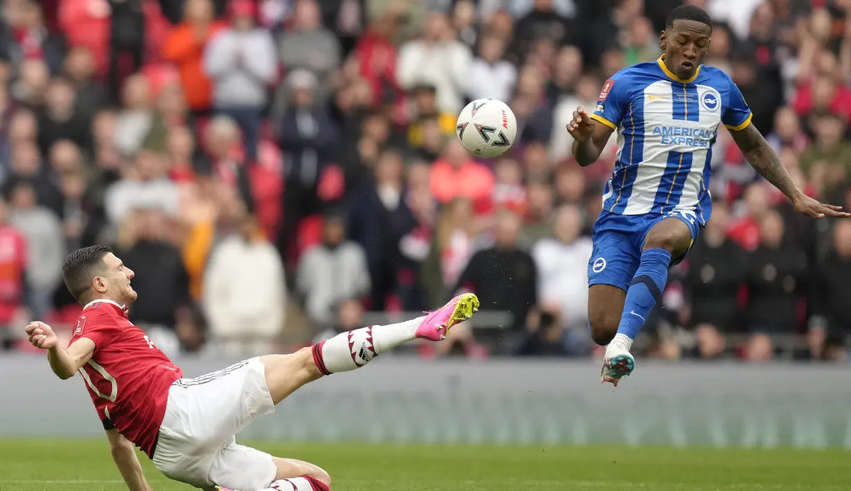 <p>Manchester United lolos ke final Piala FA 2022/2023. MU menang adu penalti melawan Brighton and Hove Albion 7-6. (AP Photo/Kirsty Wigglesworth)</p>