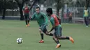 Pemain Timnas Indonesia U-23, Egy Maulana, saat latihan di Lapangan ABC Senayan, Jakarta, Rabu (25/4/2018). Latihan tersebut dalam rangka persiapan Anniversary Cup 2018. (Bola.com/M Iqbal Ichsan)