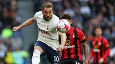 Liga Inggris dipenuhi banyak striker top dari musim ke musim yang menjadi andalan klubnya masing-masing. Dari beberapa striker top di Liga Inggris, 5 striker senior berikut terbilang menjadi sosok yang setia bersama klubnya hingga kini karena telah 5 musim lebih tak berpaling ke lain klub. Siapa saja? Berikut daftar kelimanya. (AFP/Adrian Dennis)