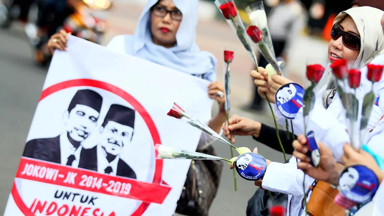 Mawar Merah Untuk Jokowi-JK Dari Kaum Perempuan
