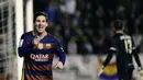 Lionel Messi mencetak hat-trick saat membawa Barcelona menang 5-1 atas Rayo Vallecano pada laga La Liga, di Estadio del Rayo Vallecano, Madrid, Jumat (4/3/2016) dini hari WIB. (AFP/Pierre-Philippe Marcou)