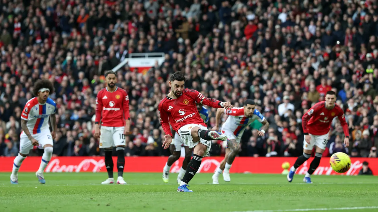 Penalti Bruno Fernandes bantu Manchester United kalahkan Palace di laga Liga Inggris
