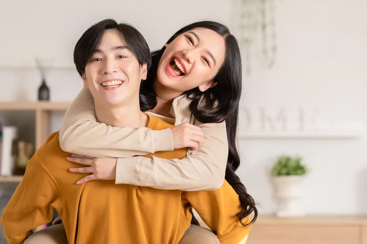 couple bahagia  romantis