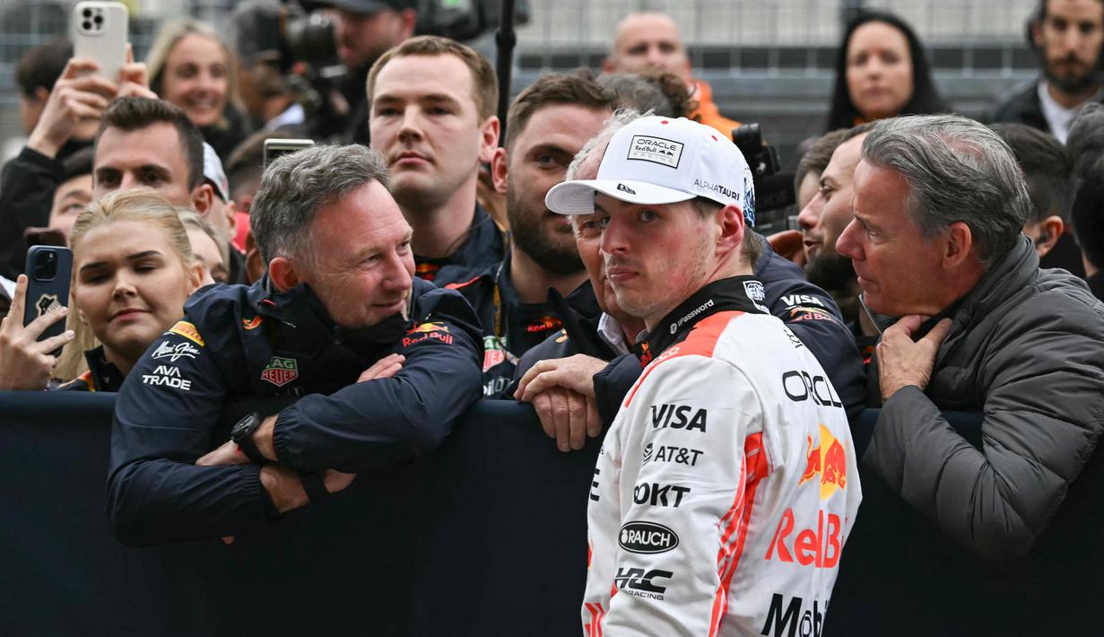 Sebelumnya, pada sesi kualifikasi tiga, Max Verstappen berhasil mengalahkan duo McLaren, Lando Norris dan Oscar Piastri yang tampil mengesankan di dua sesi kualifikasi awal. (Philip FONG/AFP)