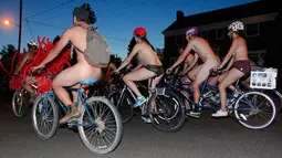 Jalan Portland, Oregon di Amerika Serikat dipenuhi para peserta kampanye World Naked Bike Ride ke-11, Sabtu (7/6/2014) (REUTERS/Steve Dipaola).