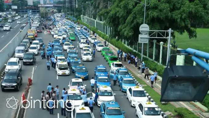 Pengamat Transportasi: Taksi Konvensional Ikut Perkembangan Zaman